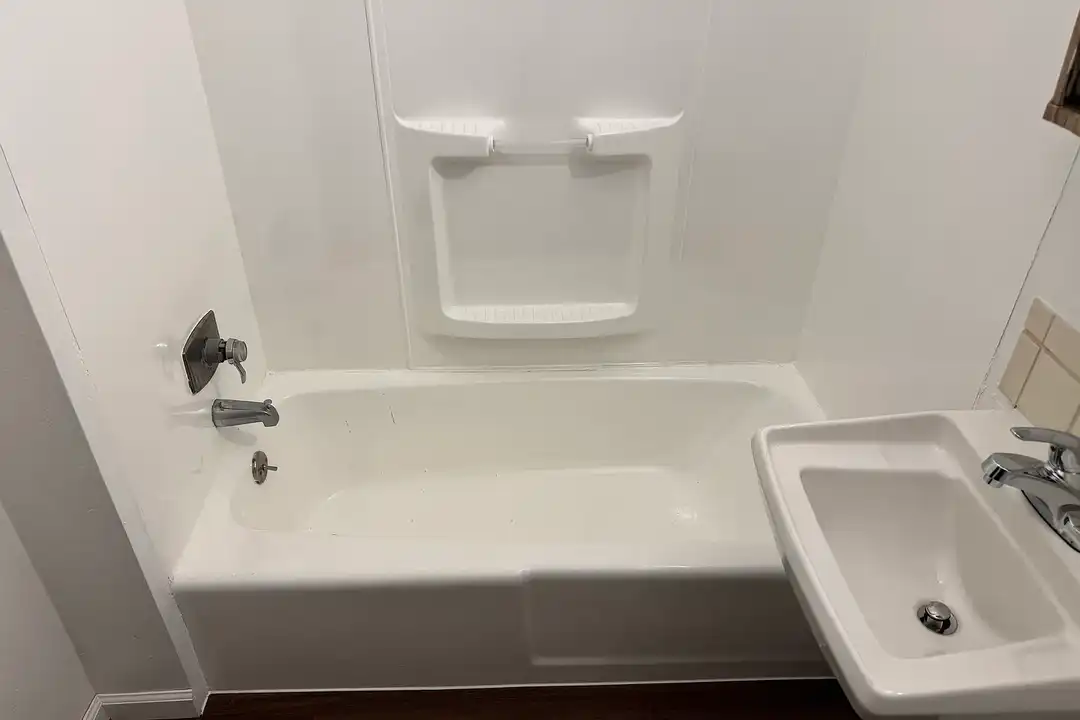 Mensah Apartments Lorain – photo 1