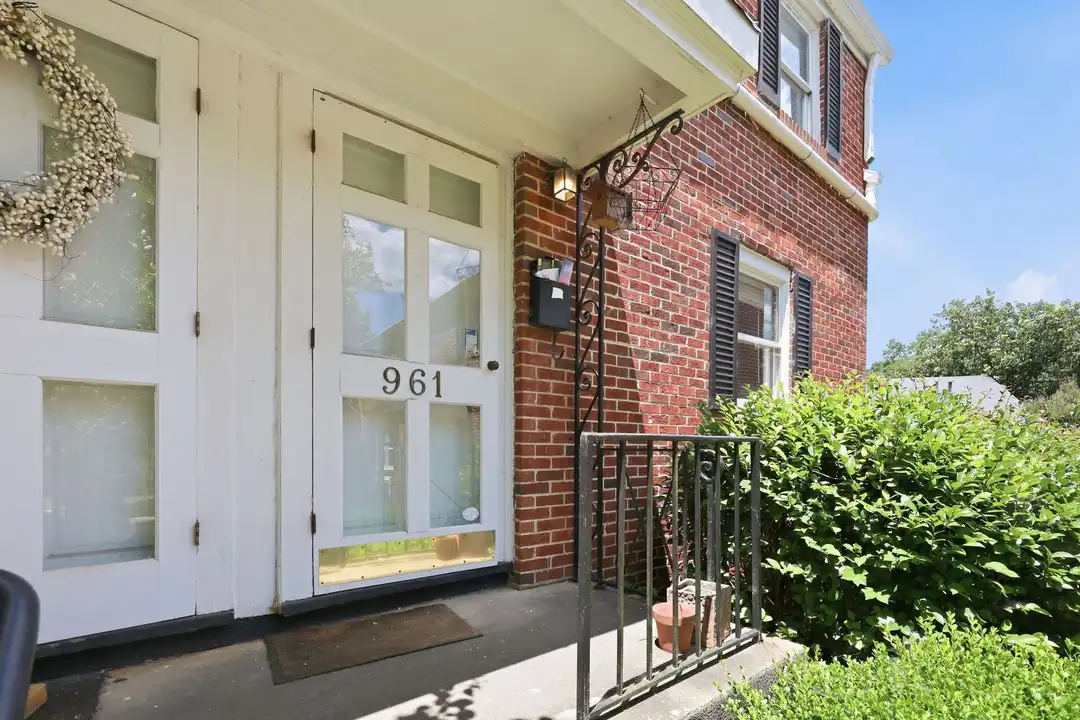 961 St Marys St - View 4