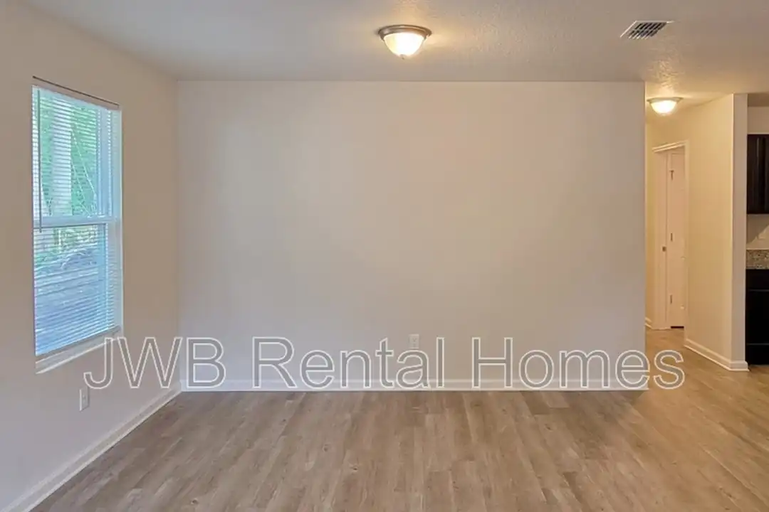 5652 Verbena Rd – pohled 4