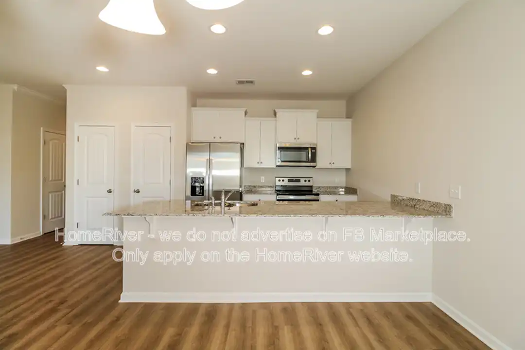Apartment in Oswego - View 4