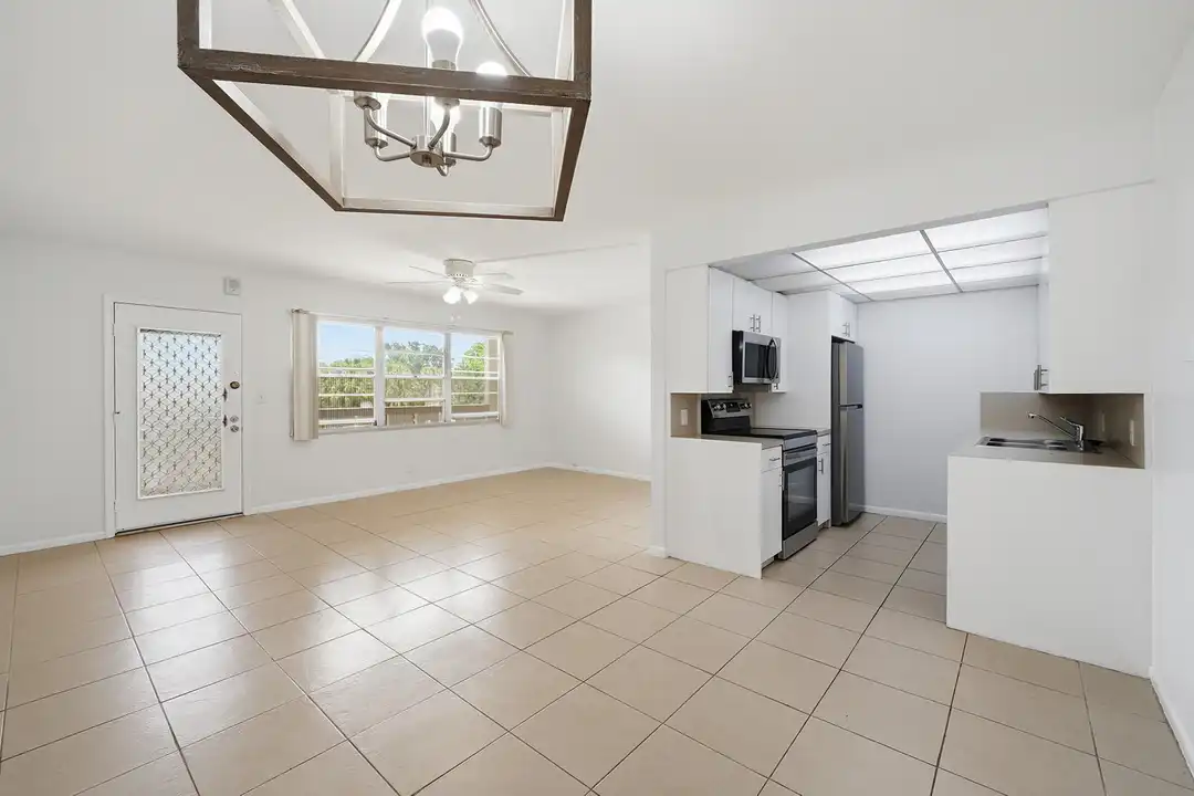 2401 Antigua Cir unit J3 - View 4