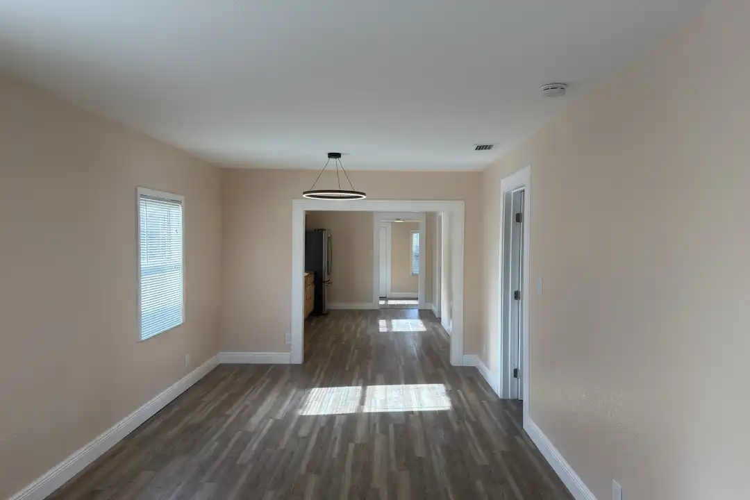 2514 W St John St – pohled 4