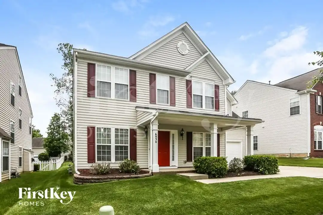 House in Huntersville - View 4