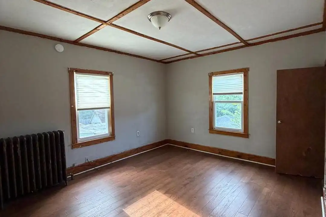 328 E Mulberry St unit C – photo 1 of 12