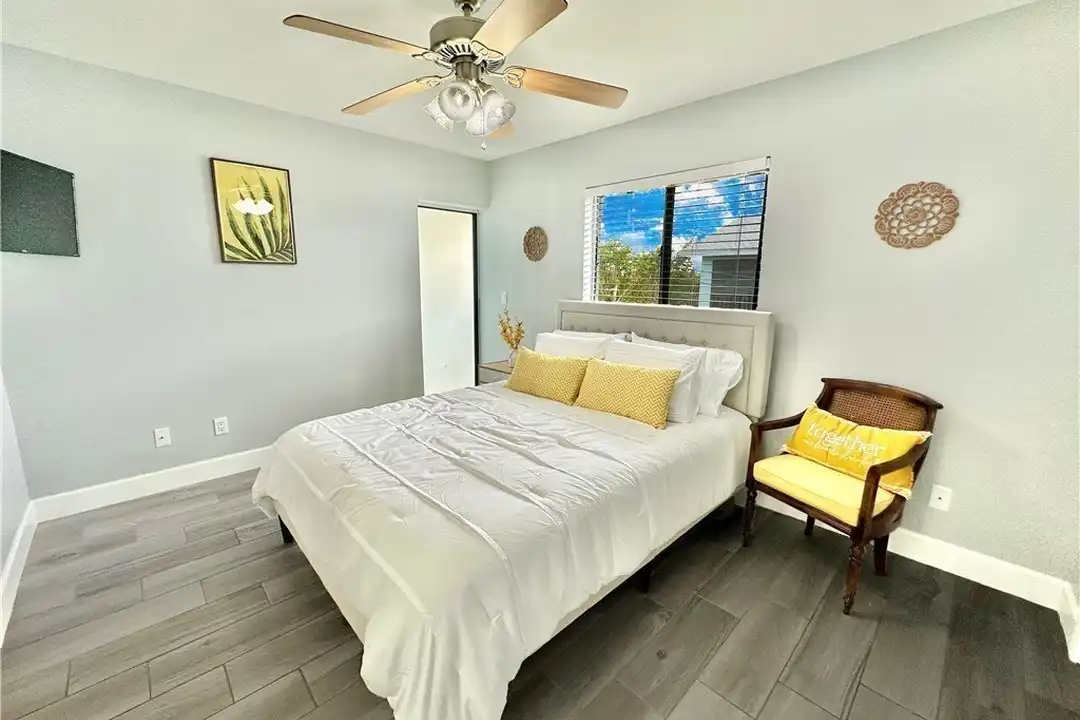 4903 Vincennes St #210 - More