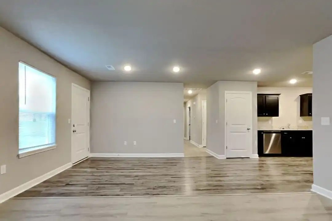 Apartment in Blue Springs - More