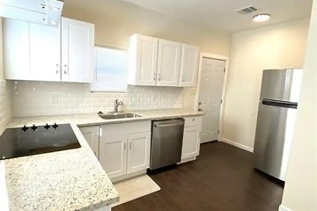 Apartment in Greenville - View 2