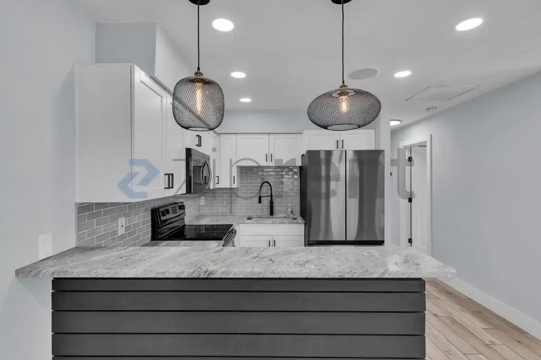 4518 W Rogers Ave unit 4518 – další