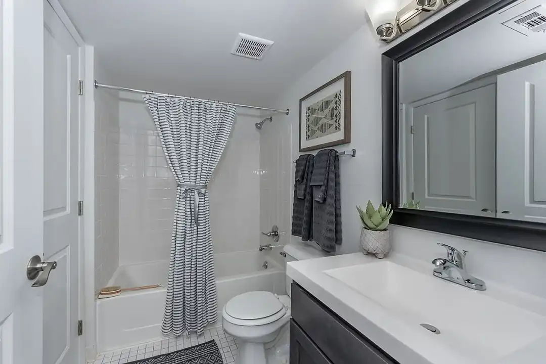 Love Where You Live: Modern 2- and 3-Bedroom Apartments in Beavercreek – photo 1 of 30
