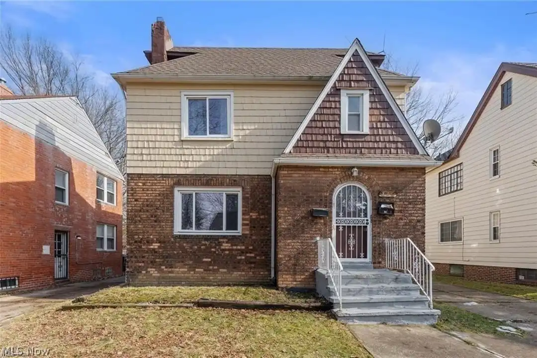876 Eloise Dr #LOWER – photo 1