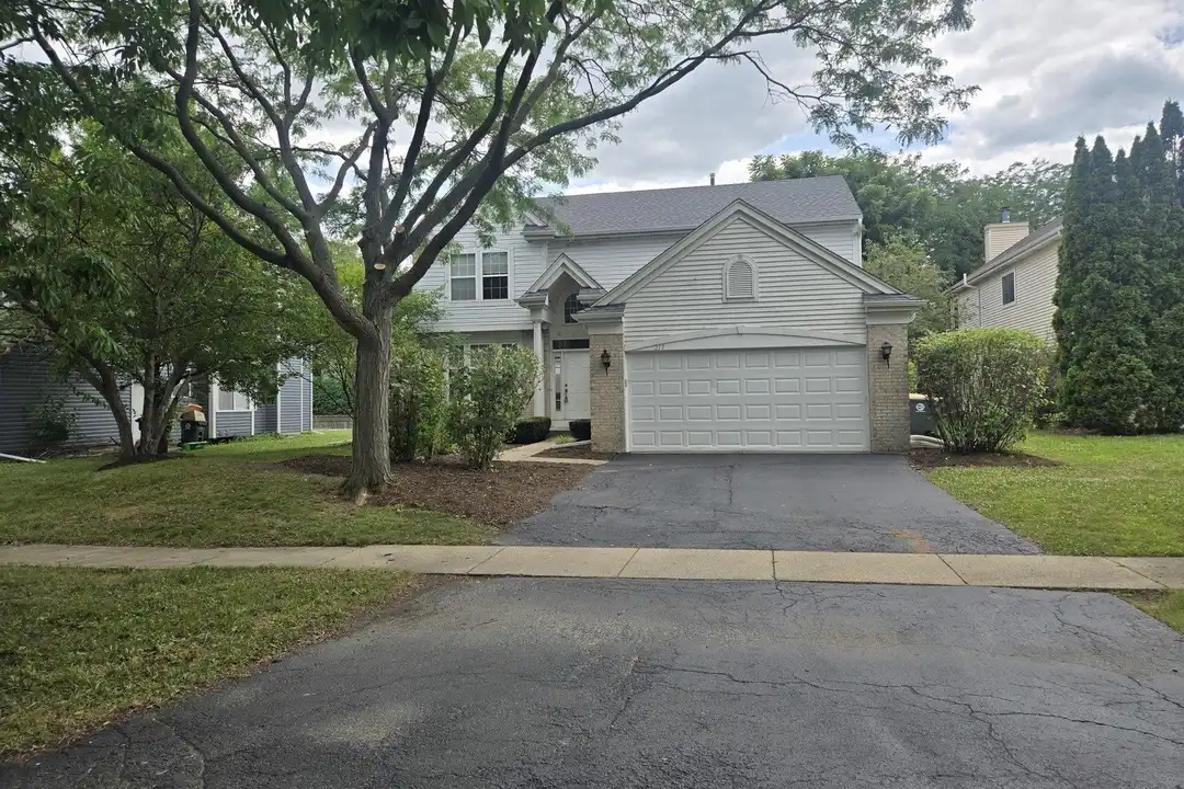 217 Lexington Ct – photo 1 of 21
