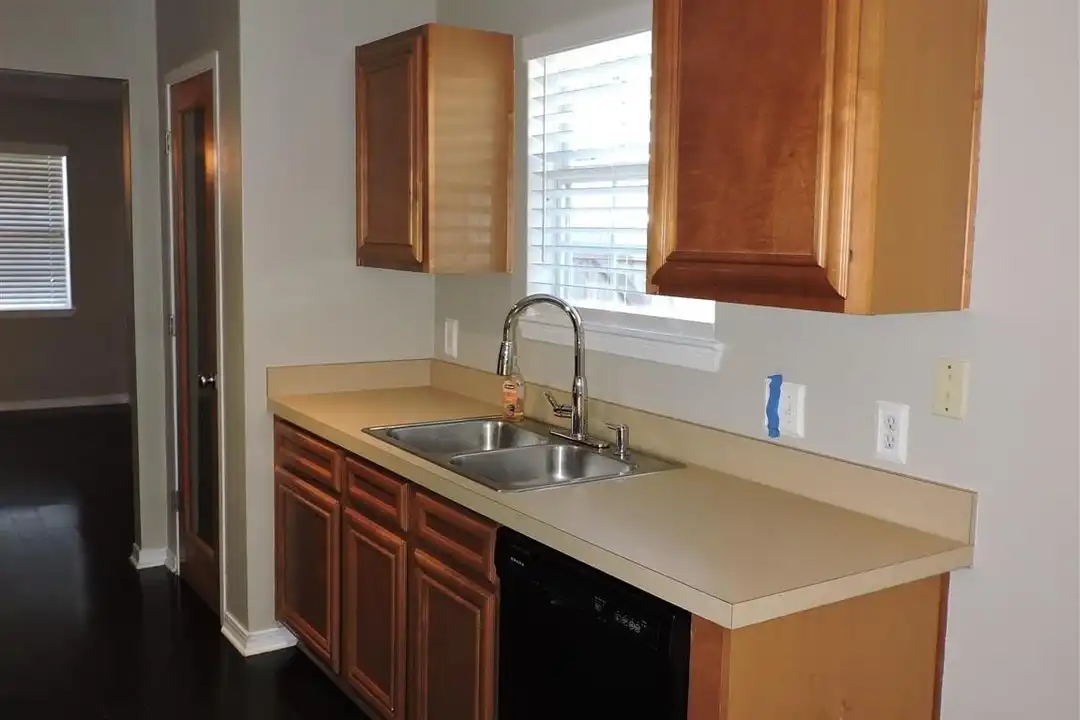 147 Creekview Dr - View 5