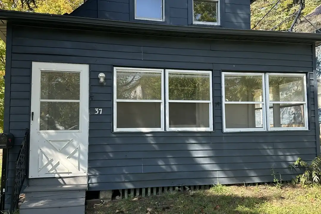 37 Magnolia Ave – photo 1