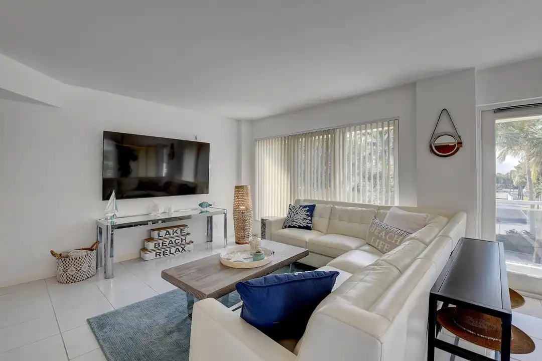 2066 N Ocean Blvd unit 2nw - View 4