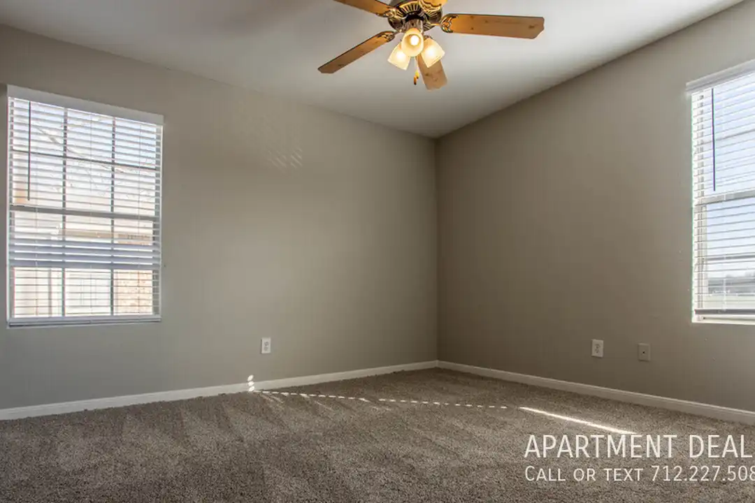 4106 Vista Rd - View 2