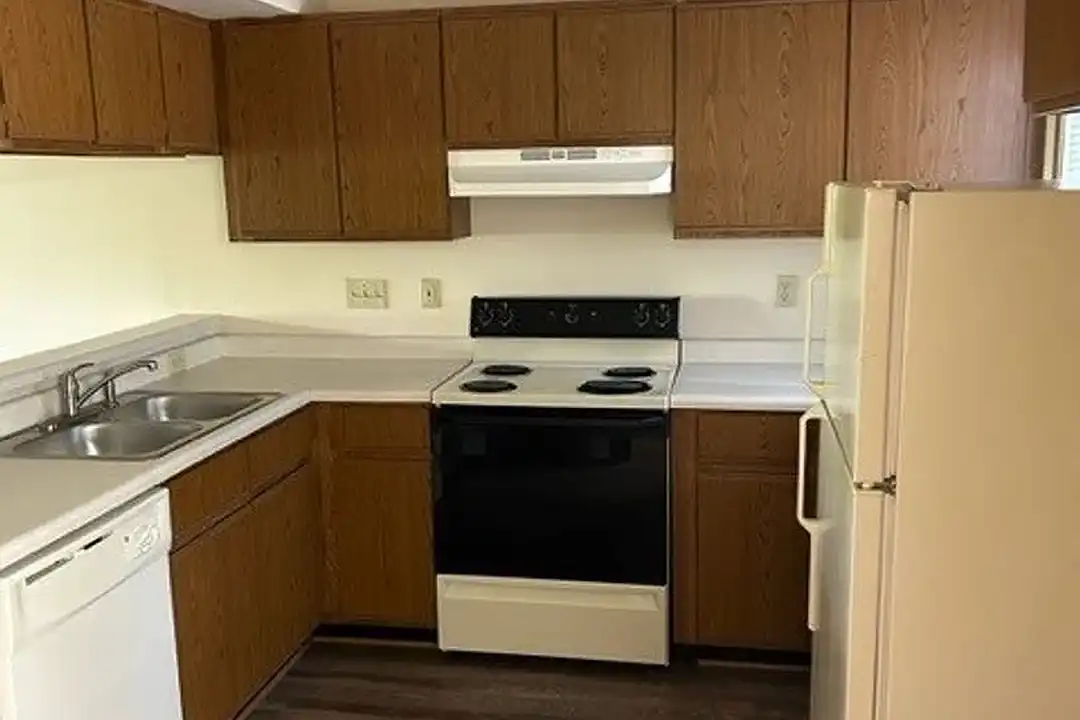 Lake Court Apartments - View 4