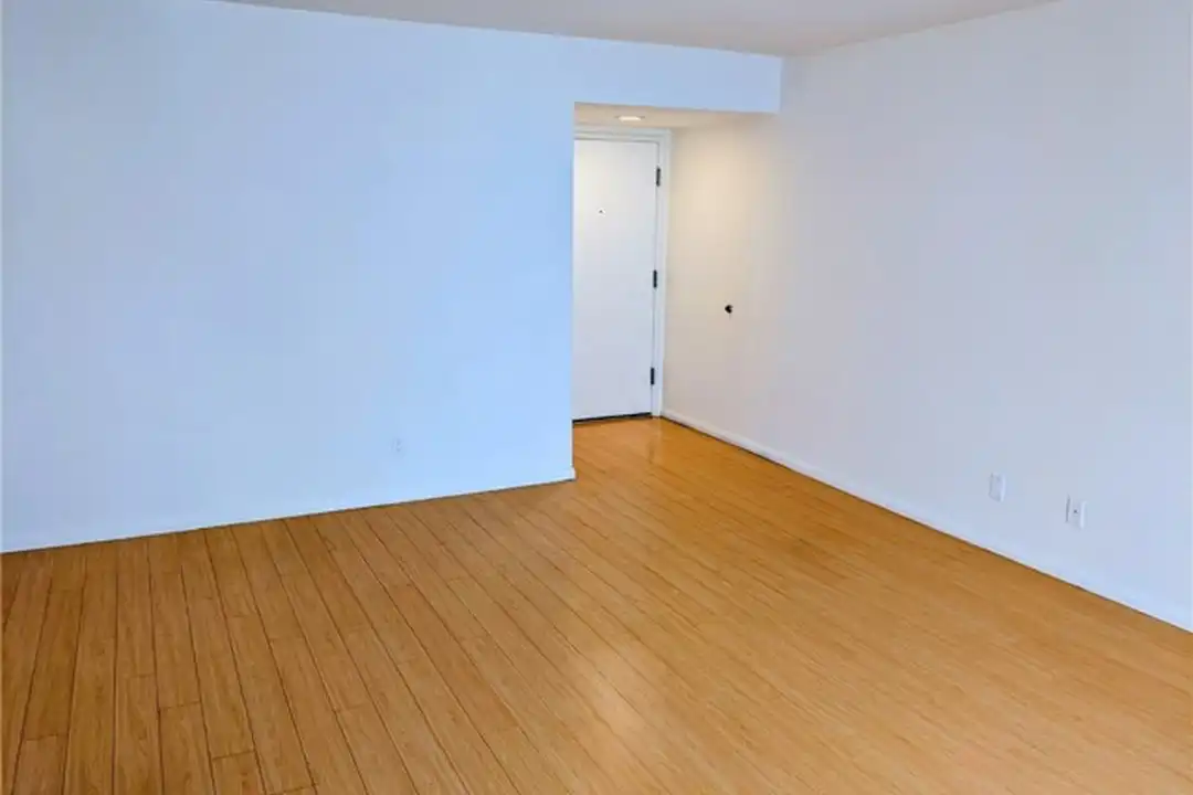 11948 Darlington Ave unit 4 - View 3