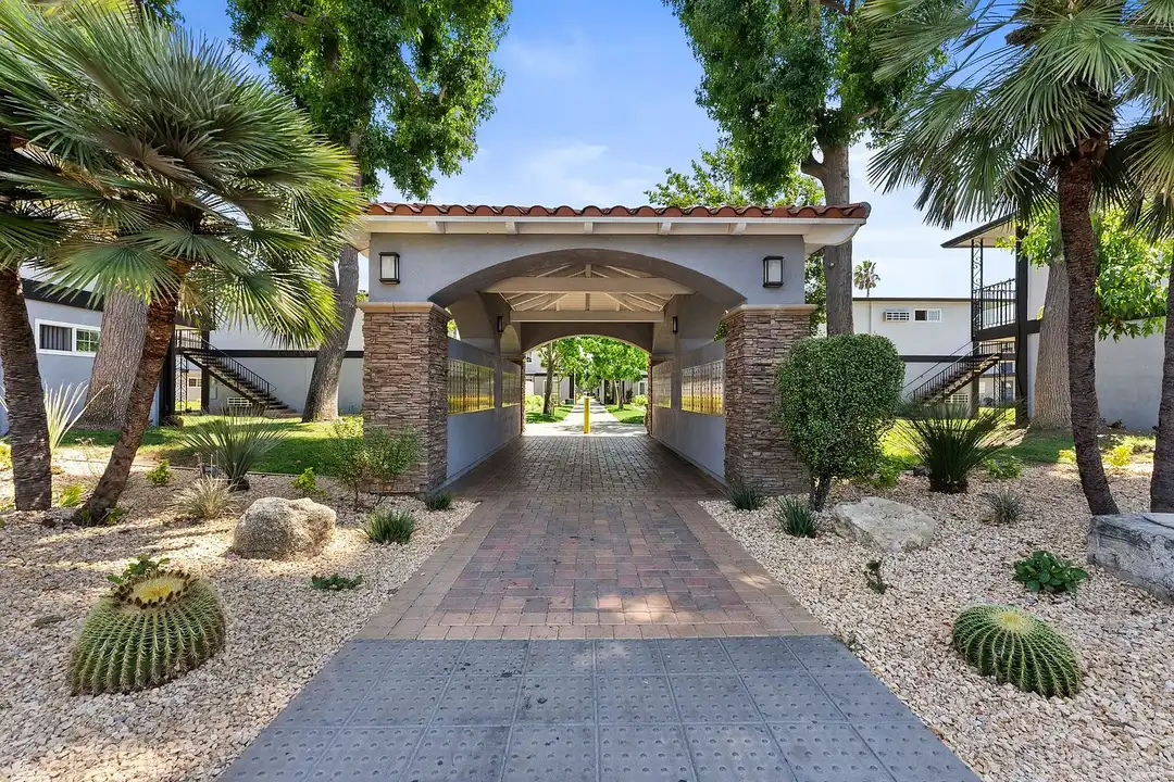 Villa Del Sol Apartments - View 3
