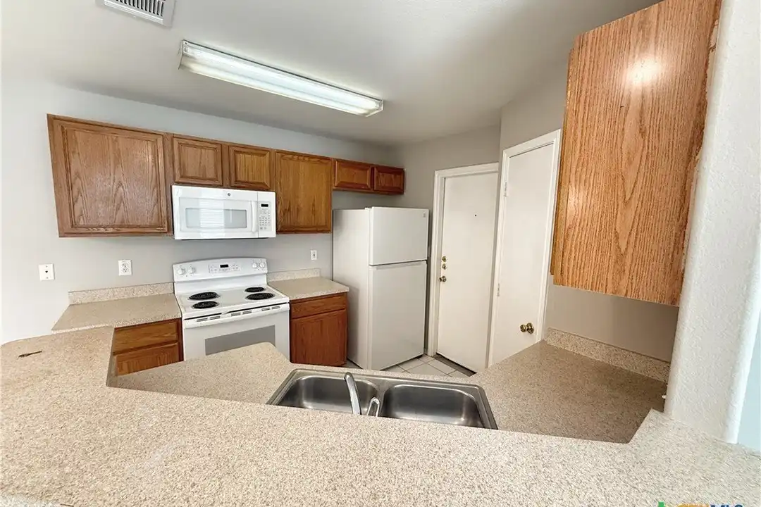 2754 FM1044 - View 6