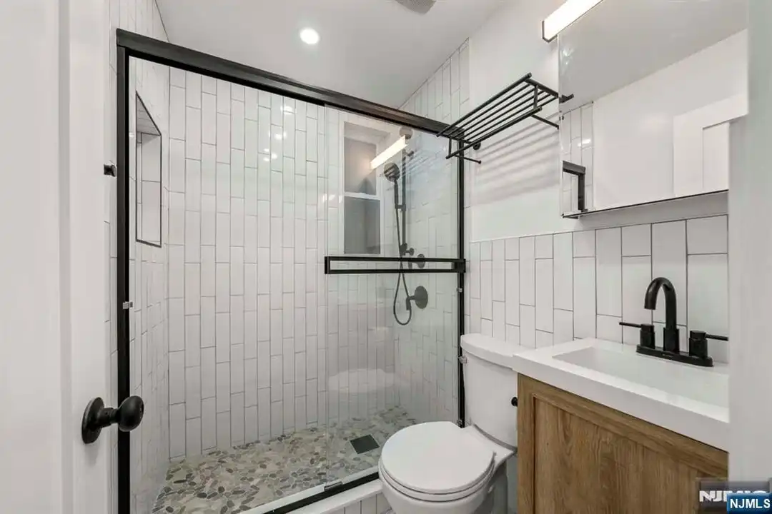 170 Cedar St unit Fl 1 - More