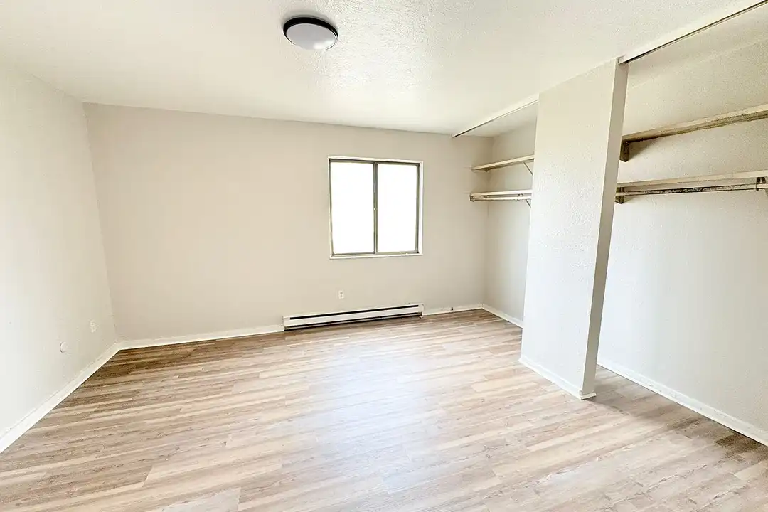 Brooke Park Apartments – photo 1