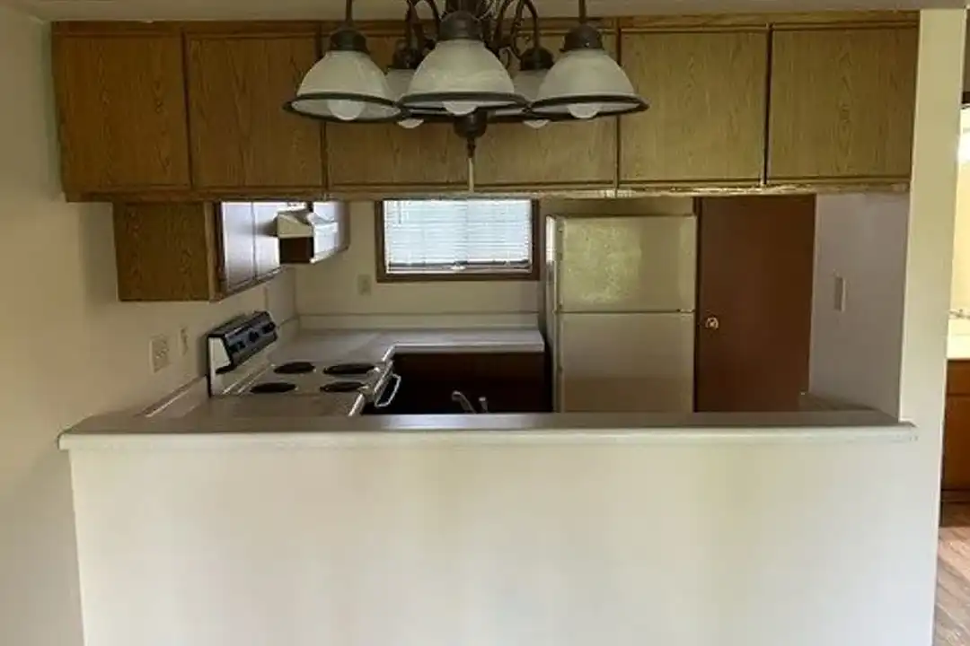 Lake Court Apartments - View 5