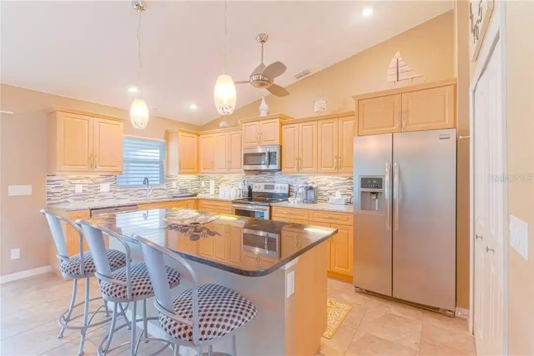 11268 Oceanspray Blvd - More