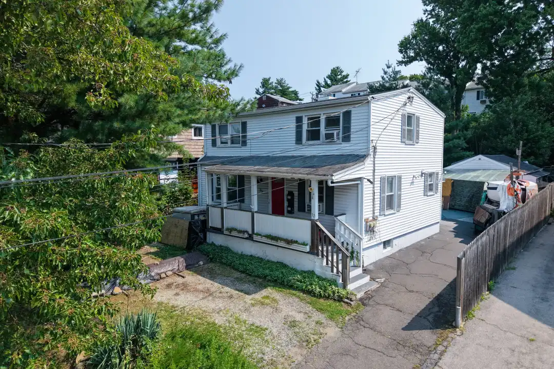 32 Van Buskirk Ave #1ST – photo 1
