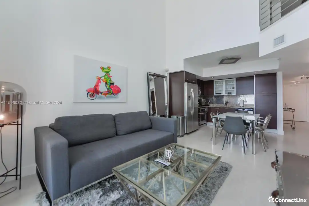 Apartment in Miami - View 4