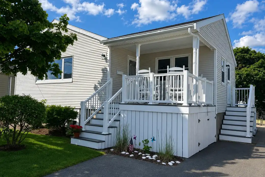 29 Samoset Ave – photo 1 of 13