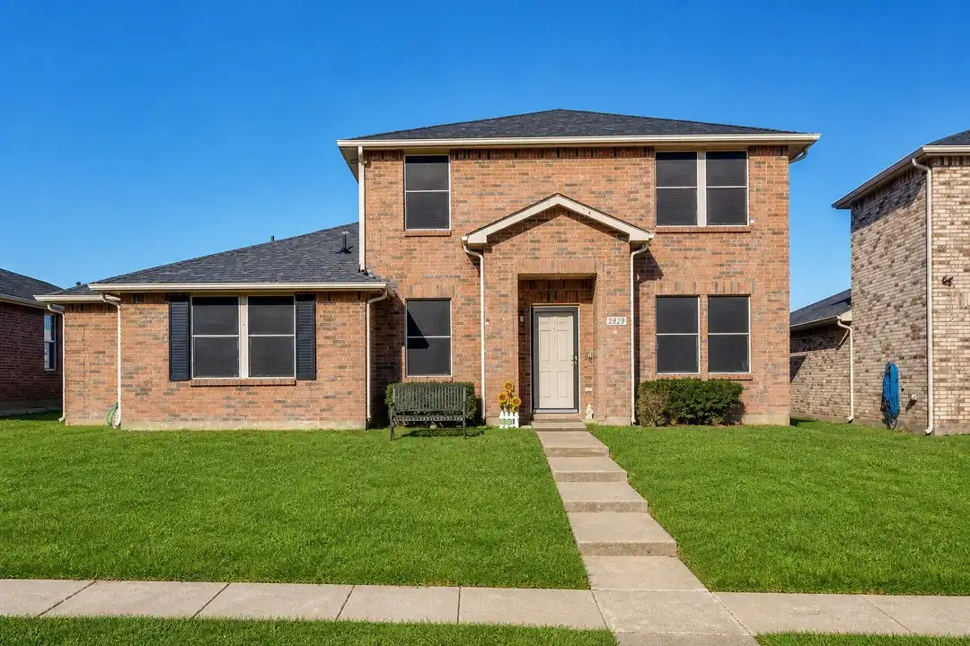 2829 Kerrville Dr - View 2