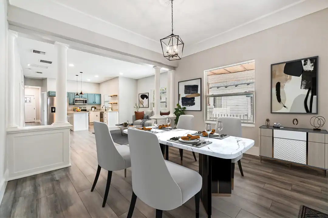 2321 W Green St - More