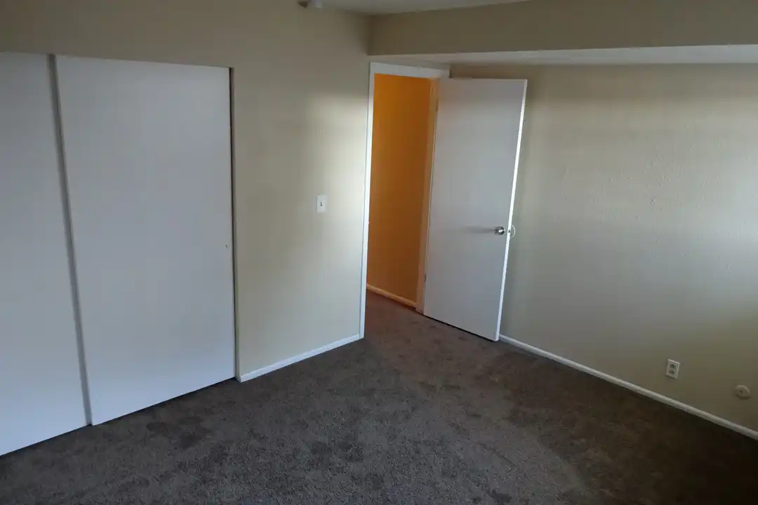 4154 W 3280 S unit 01 - More
