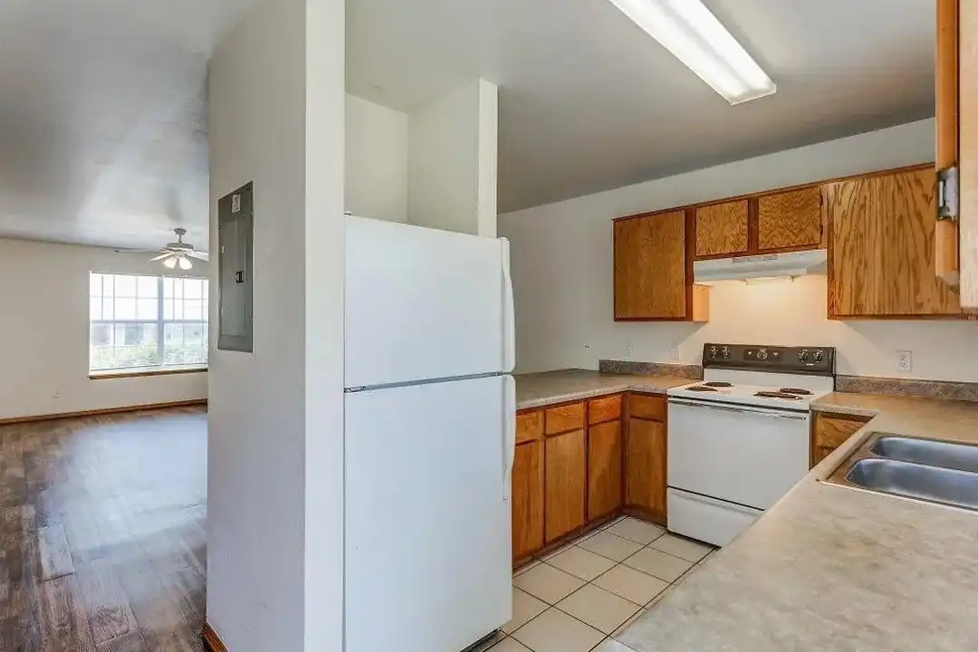 1825 Pleasant Woods Dr unit 1825 - View 2