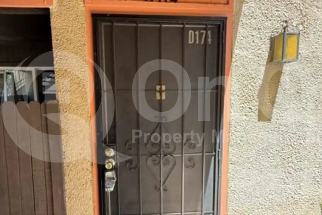 Apartment in Tucson - View 2