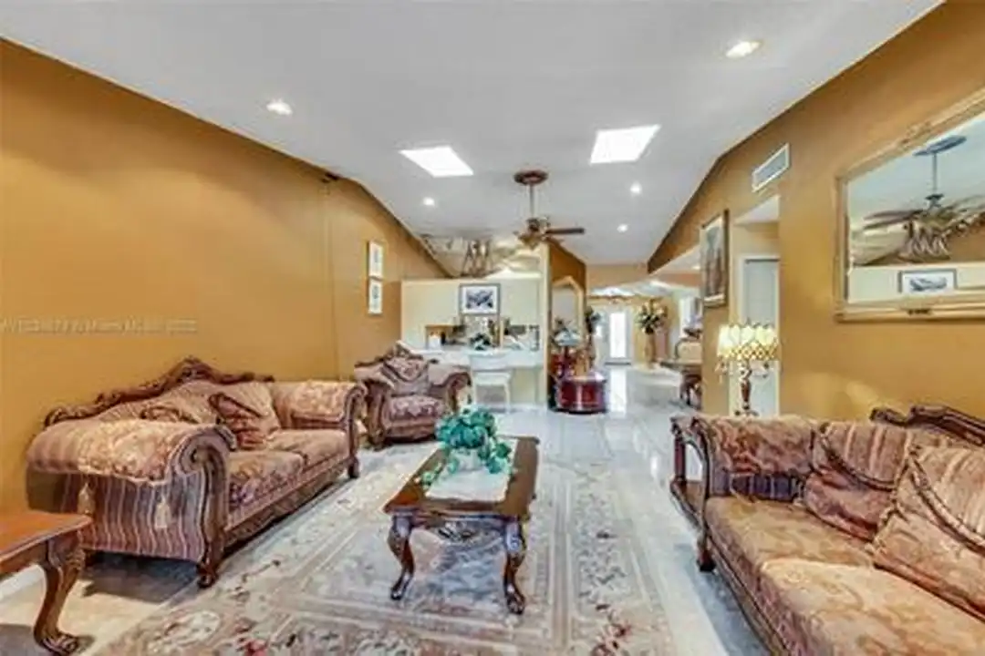 House in Miami - View 3