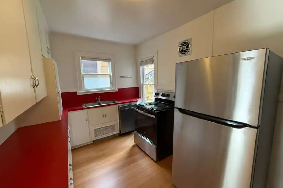 Apartment in Seattle - More