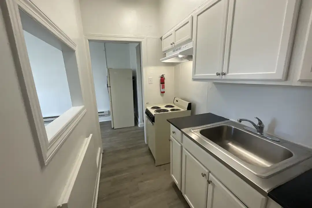 834 E Philadelphia St unit 3 - View 6