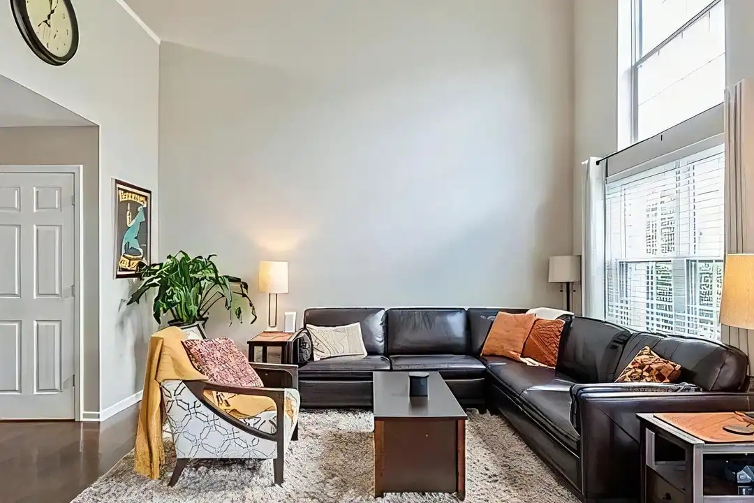 724 Silk Oak Ln – photo 1 of 17