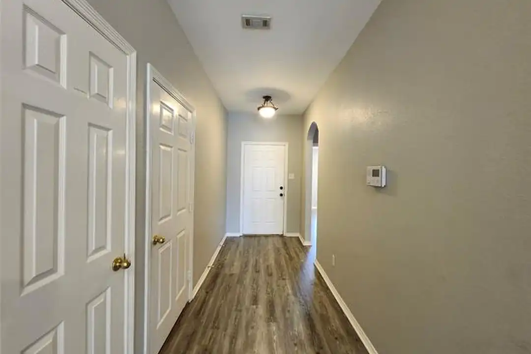 4710 Ashbury Ln - View 3