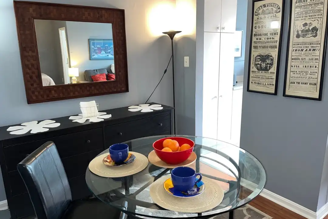 Apartment in Washington, Dupont Circle - View 4