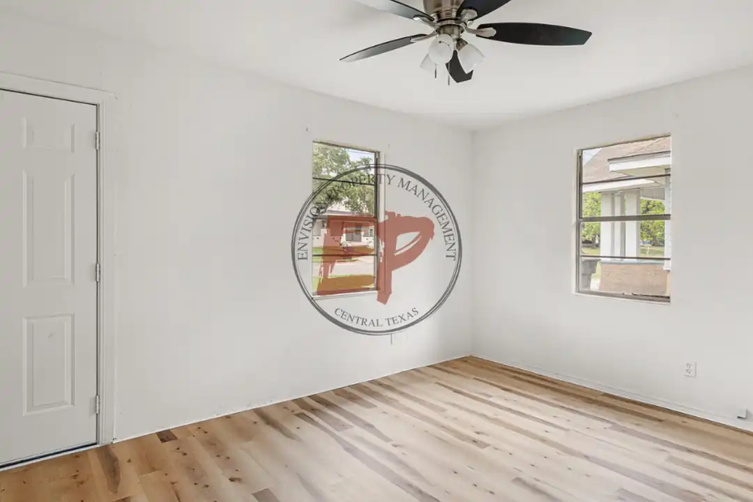 House in Waco - View 4