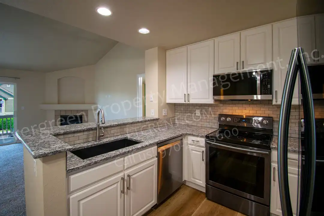 Apartment in Fort Collins - View 2