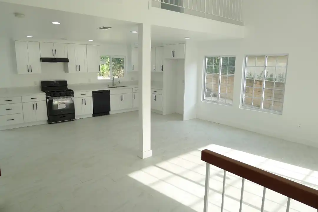 2623 E Maureen St - View 4