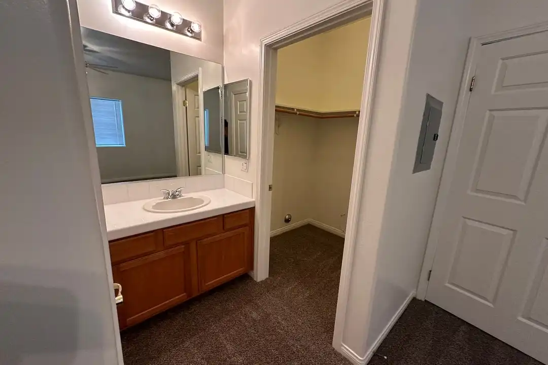 718 Orchid Dr unit 718 C - More