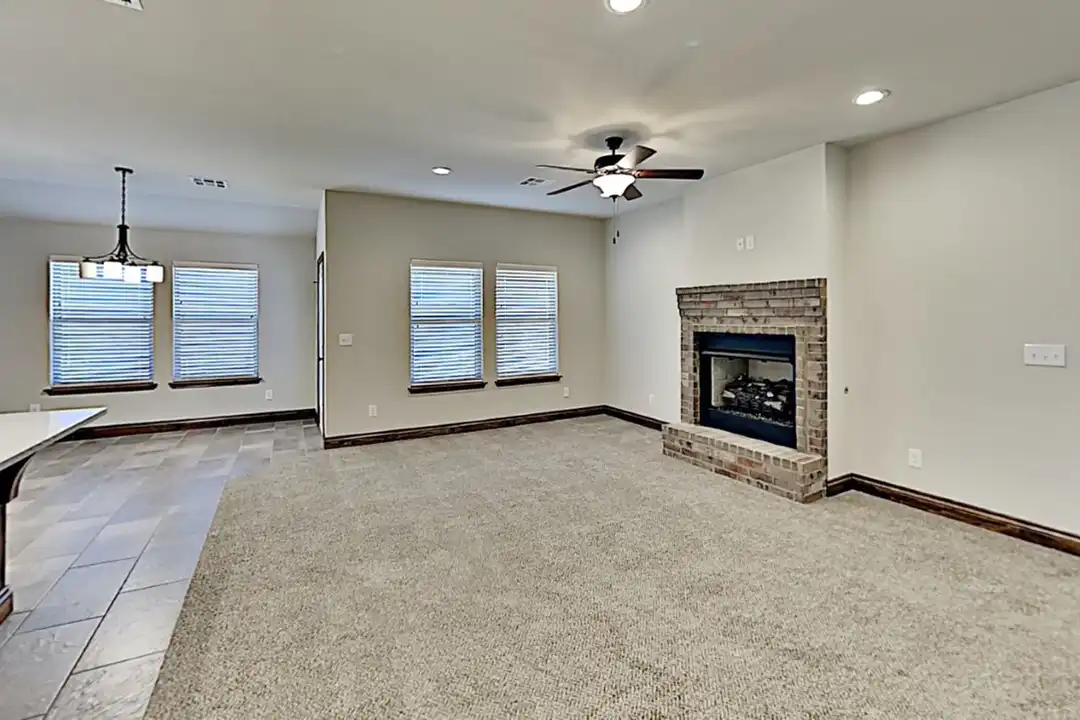 2001 Sara Vista Dr - More