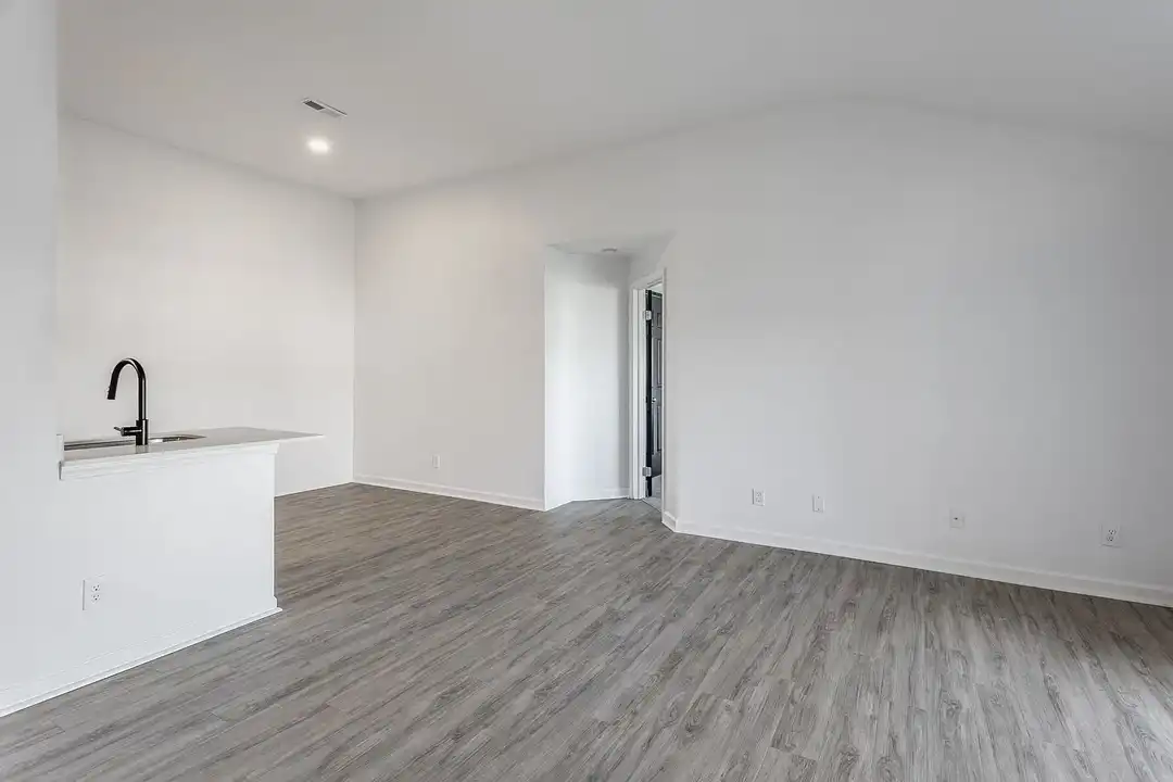 Sundance Apartments - View 5