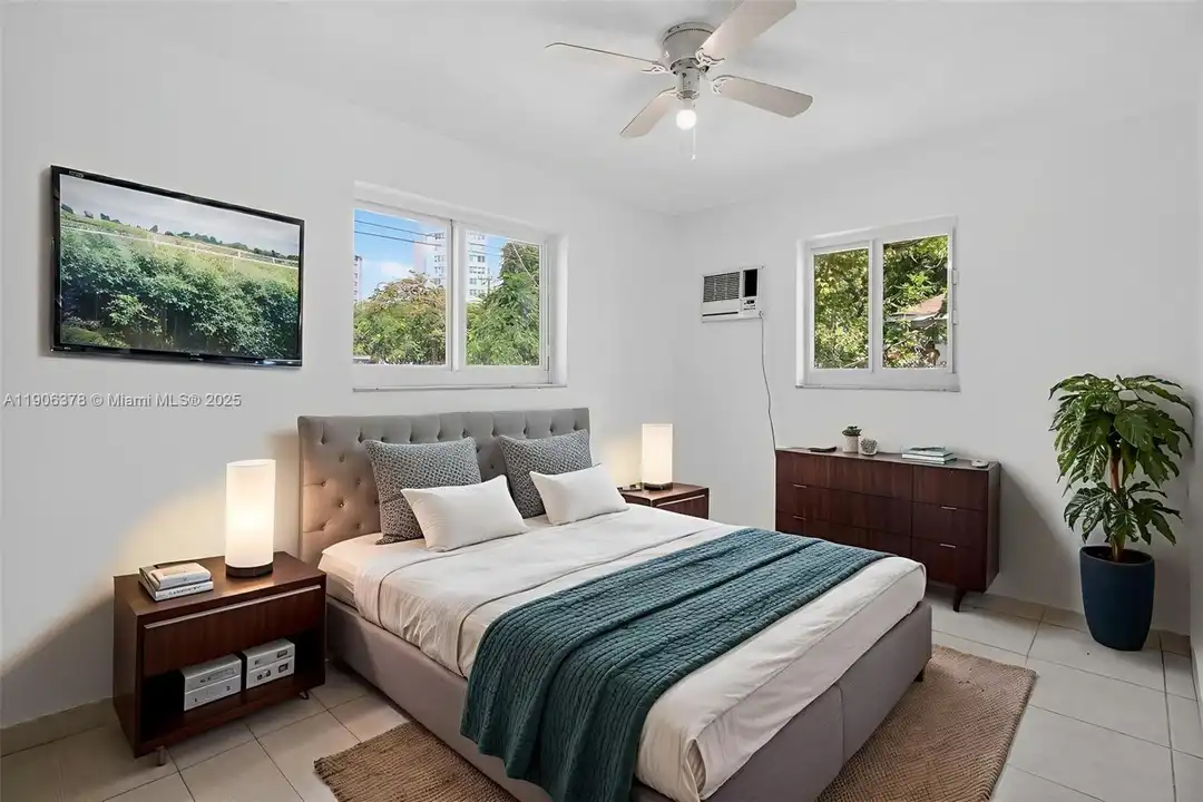 Apartment in Miami - View 4