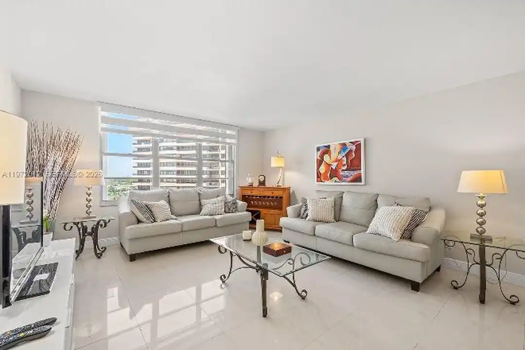 5161 Collins Ave - View 5