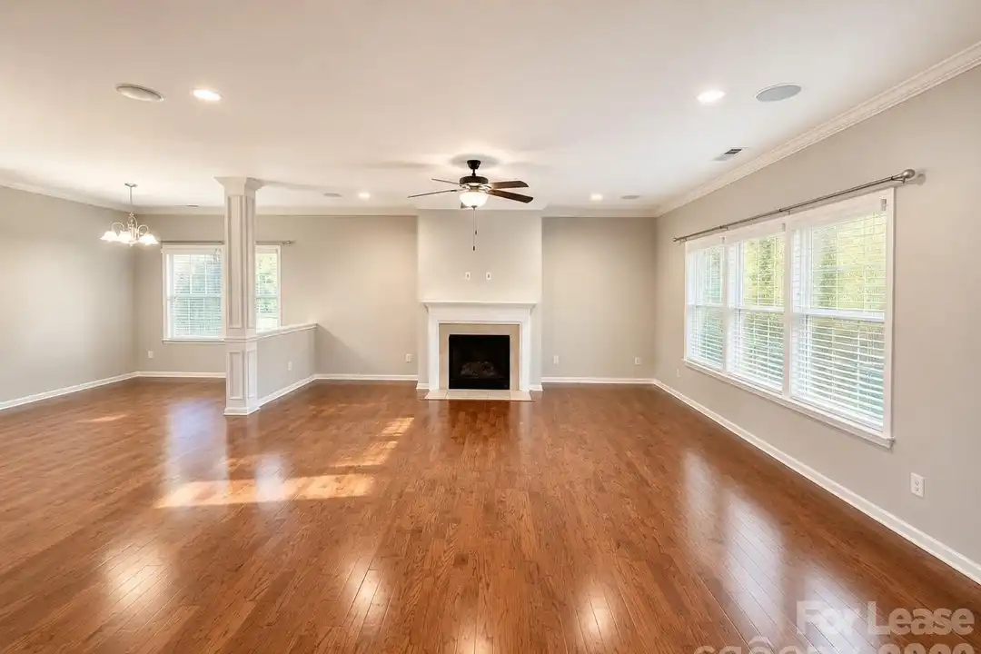 2025 Fuschia Ct - View 5